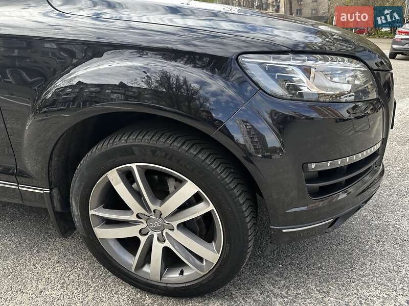 Внедорожник / Кроссовер Audi Q7 2013 в Днепре