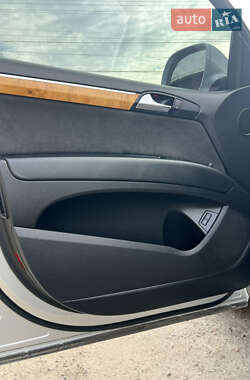 Внедорожник / Кроссовер Audi Q7 2007 в 