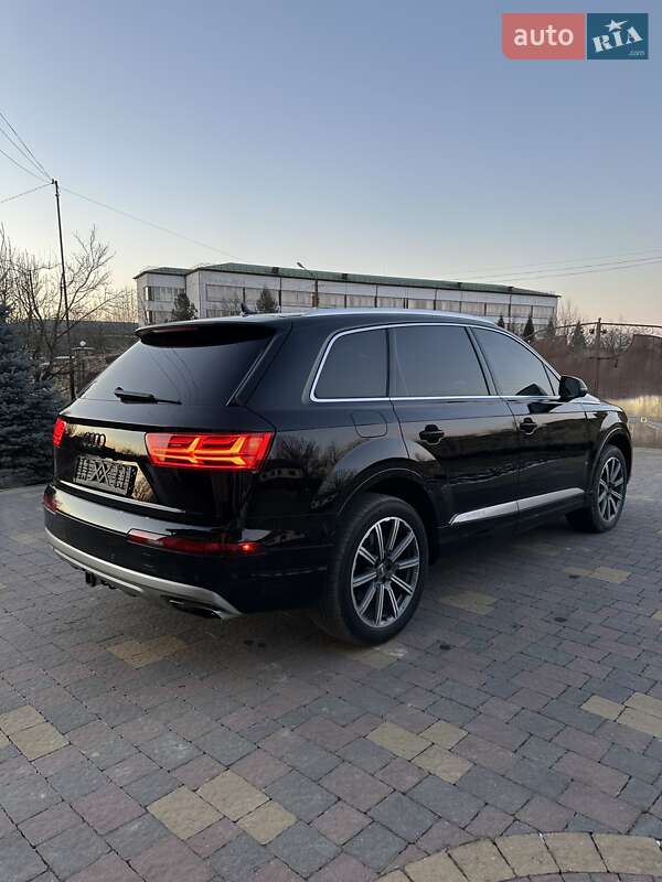 Позашляховик / Кросовер Audi Q7 2016 в Івано-Франківську