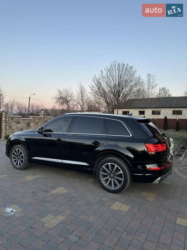Позашляховик / Кросовер Audi Q7 2016 в Івано-Франківську