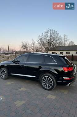 Внедорожник / Кроссовер Audi Q7 2016 в 