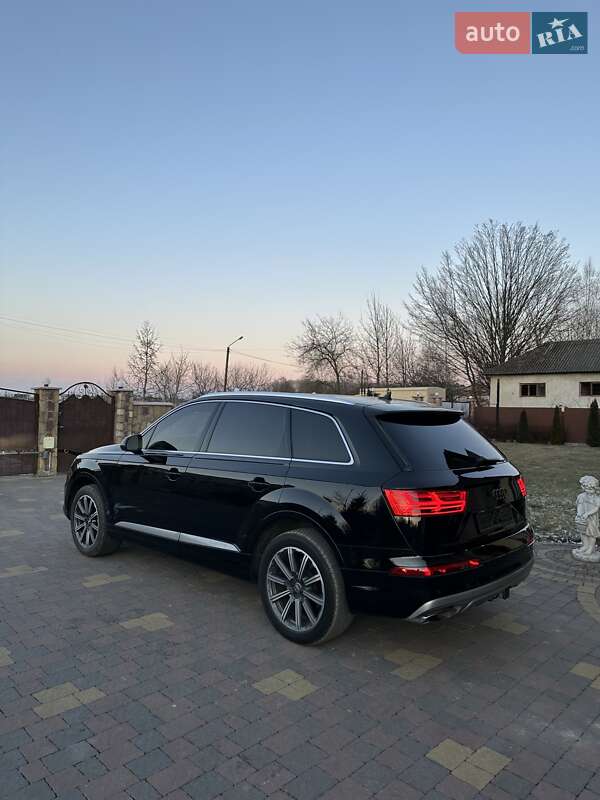 Позашляховик / Кросовер Audi Q7 2016 в Івано-Франківську