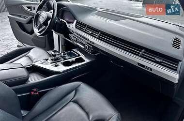 Внедорожник / Кроссовер Audi Q7 2016 в 