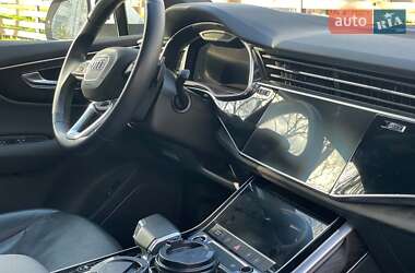 Внедорожник / Кроссовер Audi Q7 2020 в 