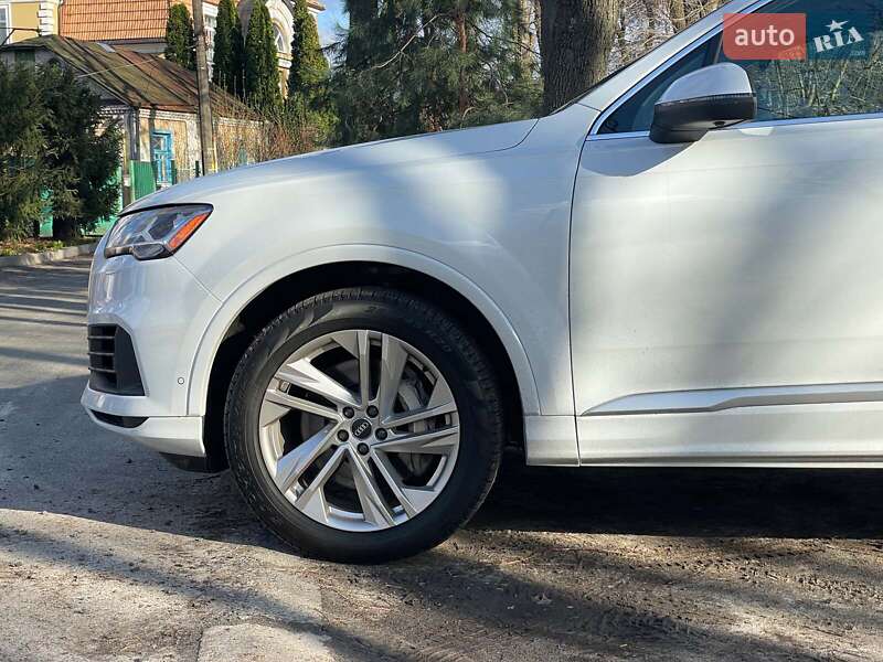 Внедорожник / Кроссовер Audi Q7 2020 в Киеве
