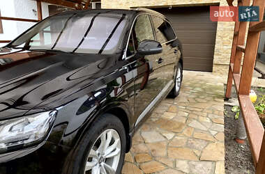 Позашляховик / Кросовер Audi Q7 2016 в 