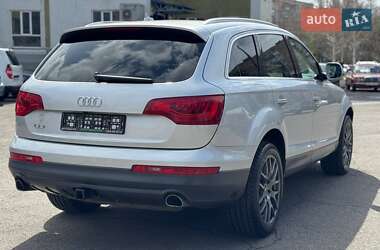 Внедорожник / Кроссовер Audi Q7 2013 в 