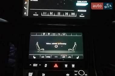 Позашляховик / Кросовер Audi Q7 2022 в 