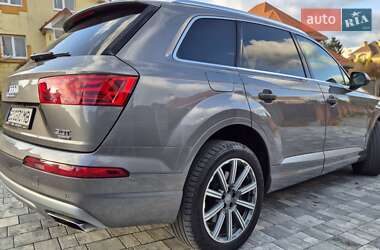 Внедорожник / Кроссовер Audi Q7 2017 в 
