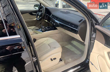 Внедорожник / Кроссовер Audi Q7 2019 в 