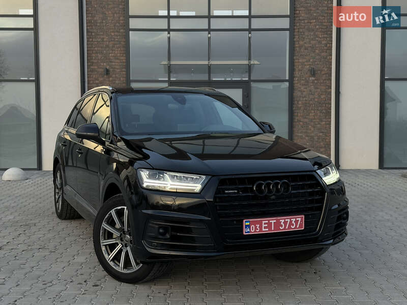 Внедорожник / Кроссовер Audi Q7 2017 в 