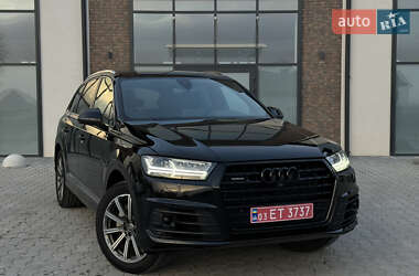 Внедорожник / Кроссовер Audi Q7 2017 в 