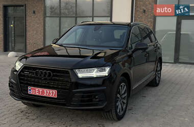 Внедорожник / Кроссовер Audi Q7 2017 в 