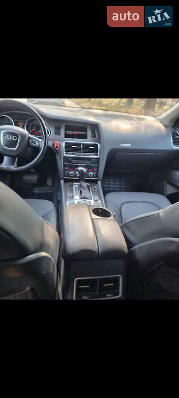 Позашляховик / Кросовер Audi Q7 2006 в Ужгороді