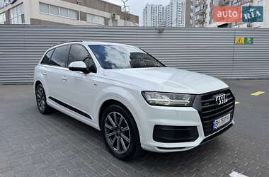 Внедорожник / Кроссовер Audi Q7 2017 в 