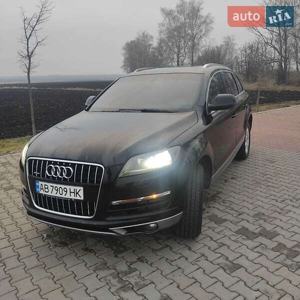 Внедорожник / Кроссовер Audi Q7 2010 в Липовце
