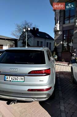 Внедорожник / Кроссовер Audi Q7 2022 в 