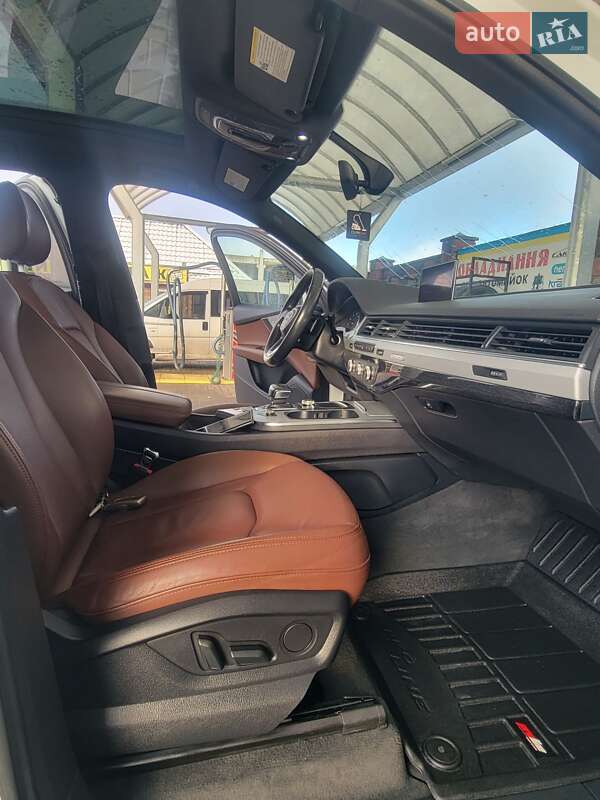 Внедорожник / Кроссовер Audi Q7 2017 в Ровно