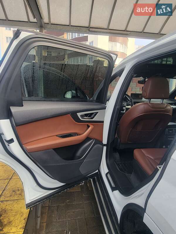 Внедорожник / Кроссовер Audi Q7 2017 в Ровно