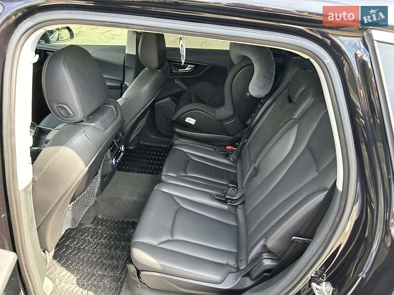 Позашляховик / Кросовер Audi Q7 2015 в Києві фото 19 Позашляховик / Кросовер Audi Q7 2015 в Києві