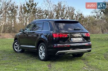 Позашляховик / Кросовер Audi Q7 2017 в 