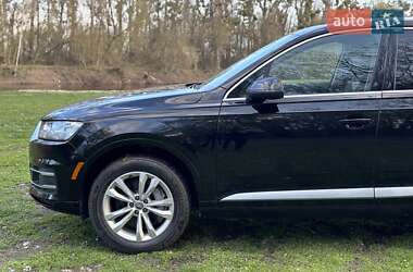 Позашляховик / Кросовер Audi Q7 2017 в 