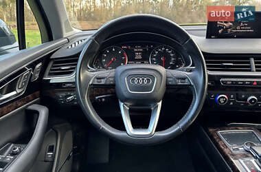 Позашляховик / Кросовер Audi Q7 2017 в 
