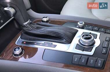 Внедорожник / Кроссовер Audi Q7 2010 в 