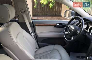 Внедорожник / Кроссовер Audi Q7 2010 в 