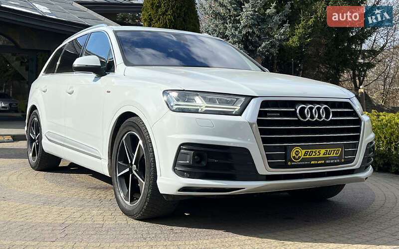 Внедорожник / Кроссовер Audi Q7 2017 в 