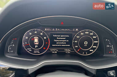 Внедорожник / Кроссовер Audi Q7 2016 в 