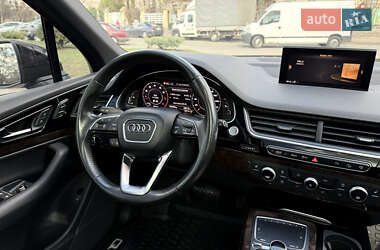 Внедорожник / Кроссовер Audi Q7 2016 в 