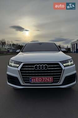 Внедорожник / Кроссовер Audi Q7 2016 в 