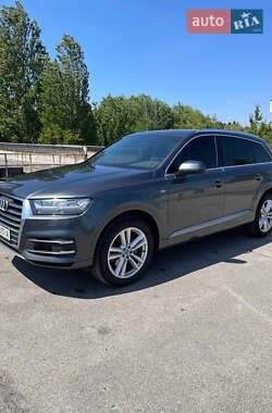 Внедорожник / Кроссовер Audi Q7 2018 в 