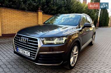Внедорожник / Кроссовер Audi Q7 2016 в 