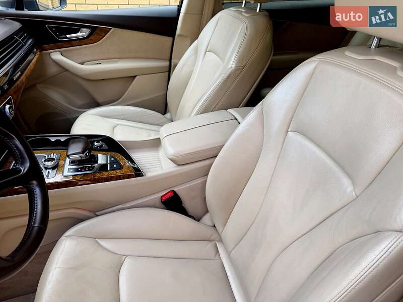 Внедорожник / Кроссовер Audi Q7 2016 в Хмельницком