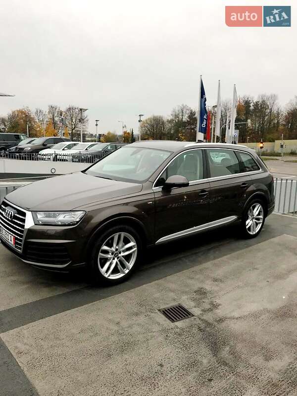 Внедорожник / Кроссовер Audi Q7 2016 в Хмельницком
