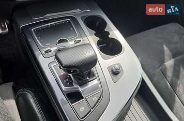 Внедорожник / Кроссовер Audi Q7 2018 в 