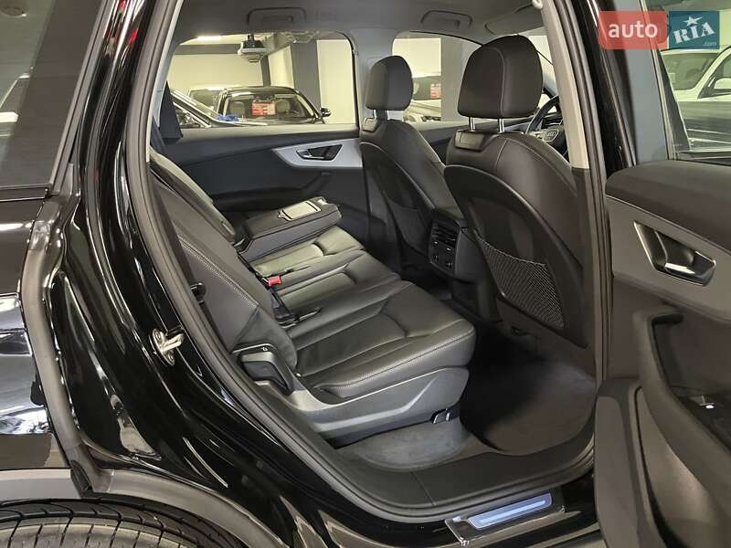 Позашляховик / Кросовер Audi Q7 2025 в Львові