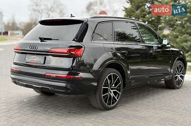 Внедорожник / Кроссовер Audi Q7 2020 в 