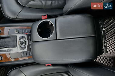 Позашляховик / Кросовер Audi Q7 2012 в 