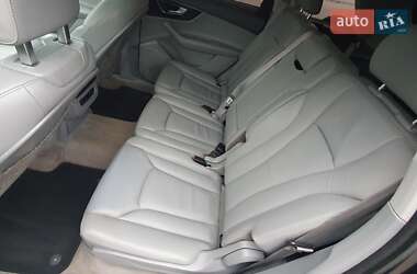 Внедорожник / Кроссовер Audi Q7 2016 в 