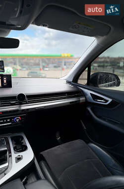 Внедорожник / Кроссовер Audi Q7 2015 в 