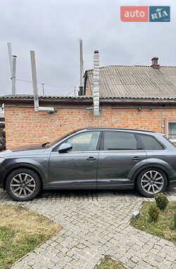 Позашляховик / Кросовер Audi Q7 2019 в 