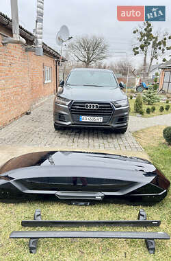 Позашляховик / Кросовер Audi Q7 2019 в 