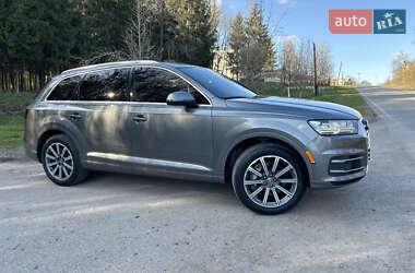 Внедорожник / Кроссовер Audi Q7 2017 в 