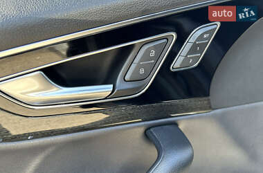 Внедорожник / Кроссовер Audi Q7 2017 в 