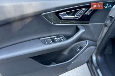 Внедорожник / Кроссовер Audi Q7 2017 в 