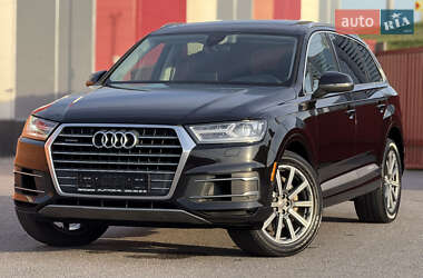 Позашляховик / Кросовер Audi Q7 2018 в 