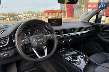Позашляховик / Кросовер Audi Q7 2018 в 